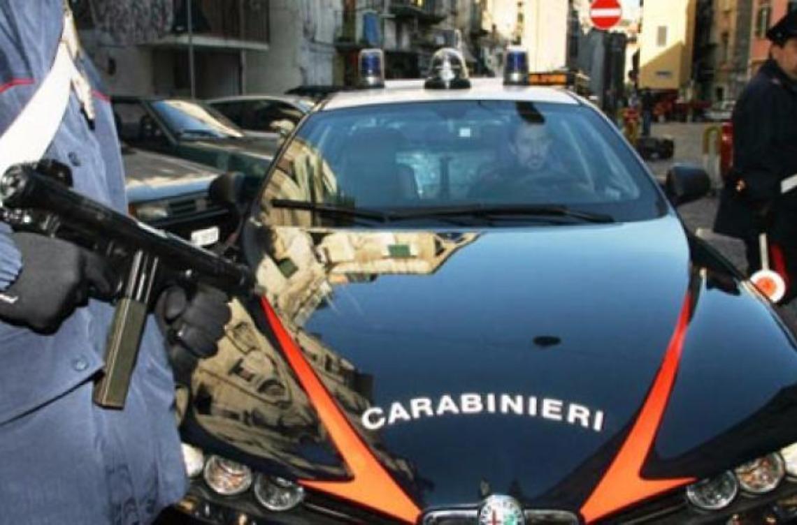 Si fingono carabinieri per compiere furti<br>Caccia serrata ad un'Audi A6 nera 