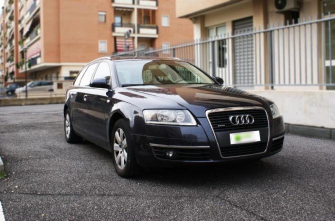 Un'Audi nera semina il panico <br>Ma si rivela un'auto fantasma