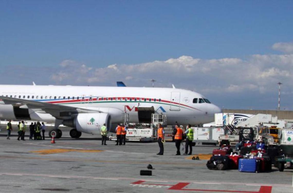 Scatta l'allarme bomba a Fiumicino:<br>aereo evacuato, fermato uno sloveno<br>