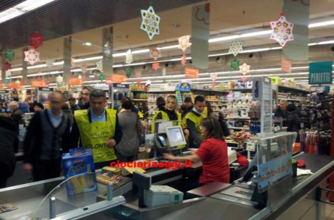 Grande partecipazione alla raccolta della Colletta alimentare, aumentano le offerte dai discount