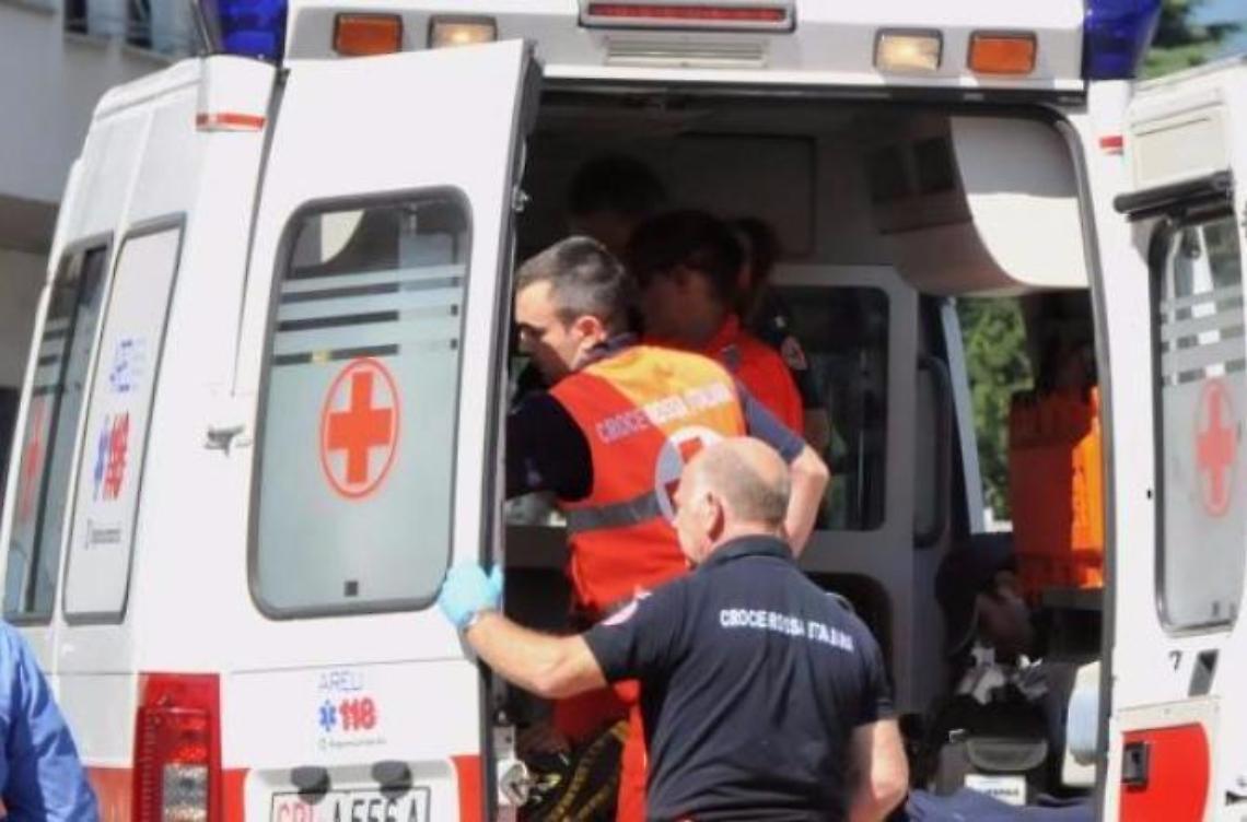 Operaio colpito da un muletto: soccorso dal 118 