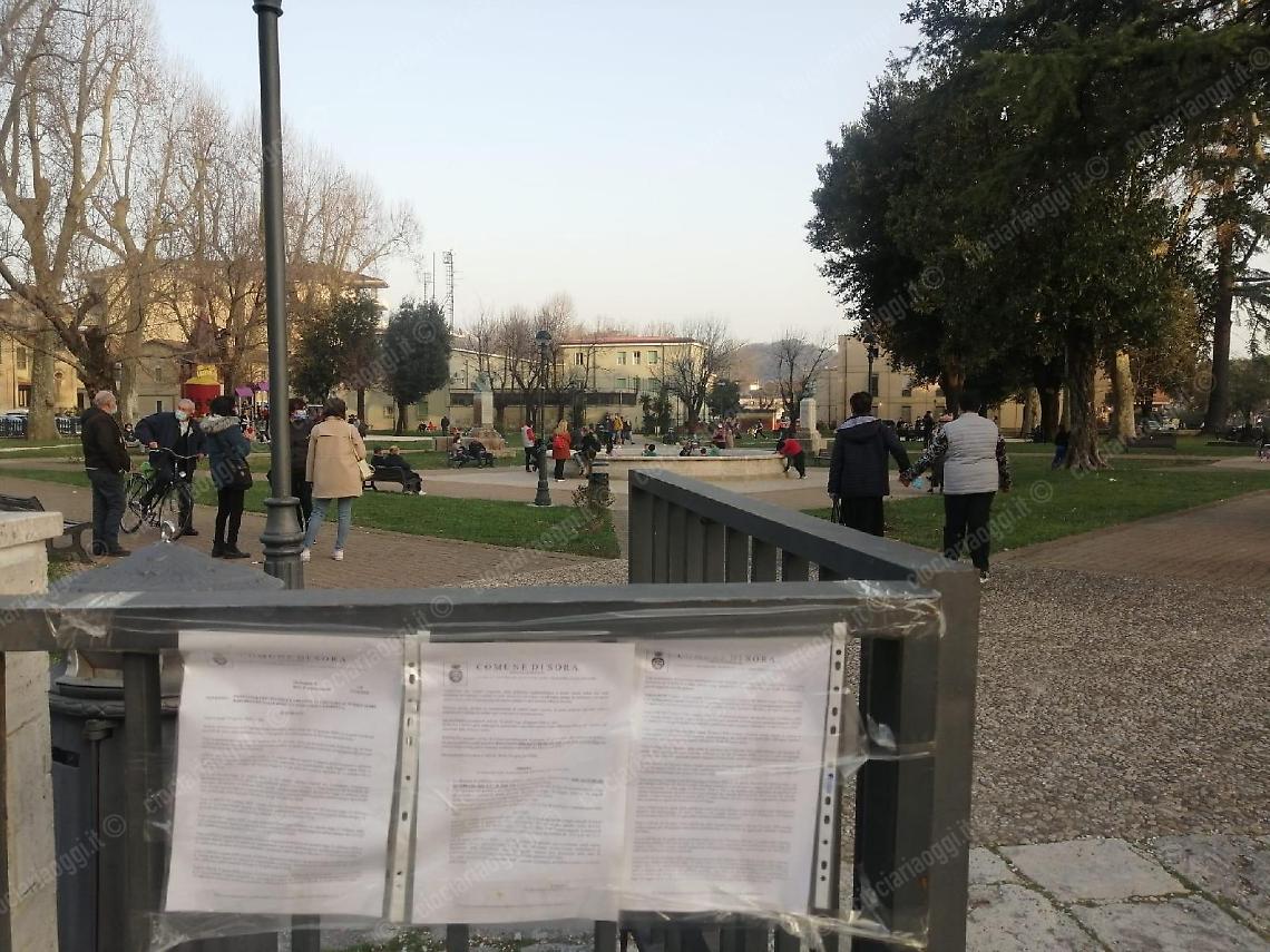 Covid, parchi pubblici off limits dalle 17: ma in pochi rispettano le regole
