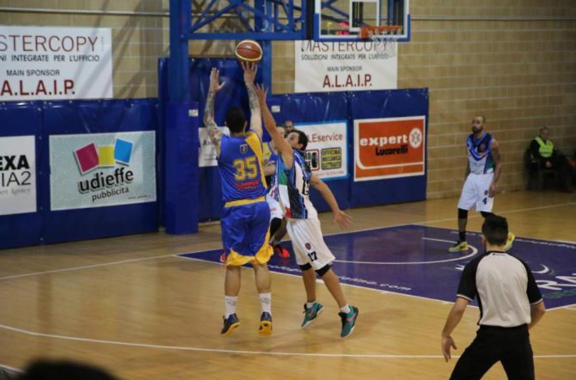 Una Vis Nova spietata <br>travolge la NB Sora 2000