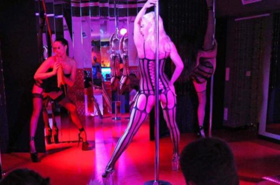 Scontrino del night tradisce marito: dalla lap dance di Marino alla separazione