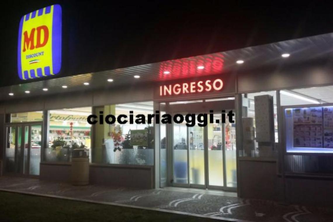 Rapina al supermercato Md, il bandito con l'ascia torna a colpire