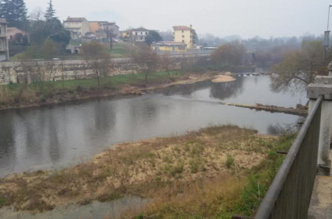 Nuovi veleni nel Liri, scatta la polemica. E i controlli