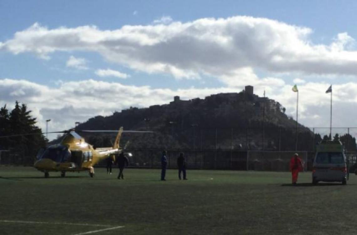 Violento scontro in campo: allenatore salva la vita al difensore Colapietro