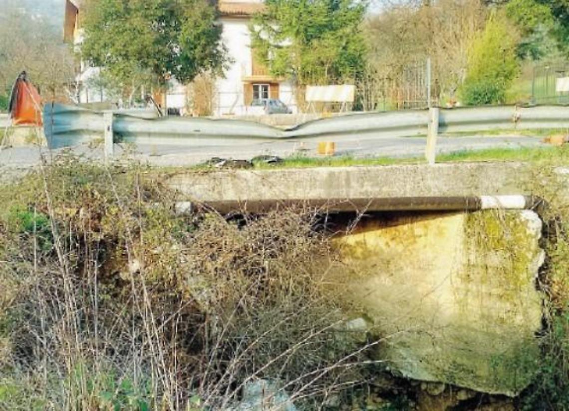 Il ponte continua a far paura: l'appello per la messa in sicurezza