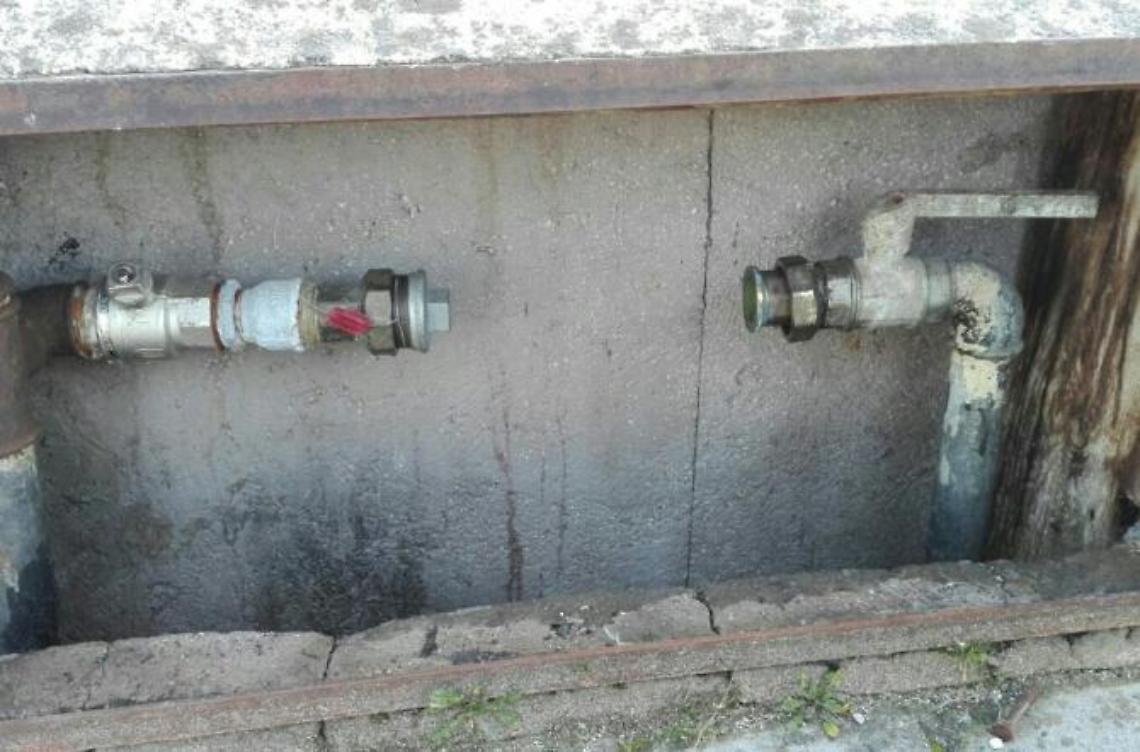 Metà inquilini degli alloggi popolari morosi con Acea: niente acqua per tutti