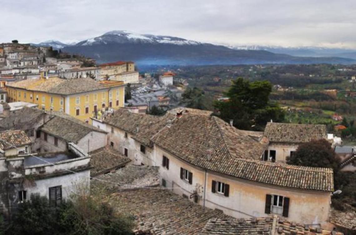 Veroli: chiesa sconsacrata trasformata in discoteca omosex, ma è solo una fiction
