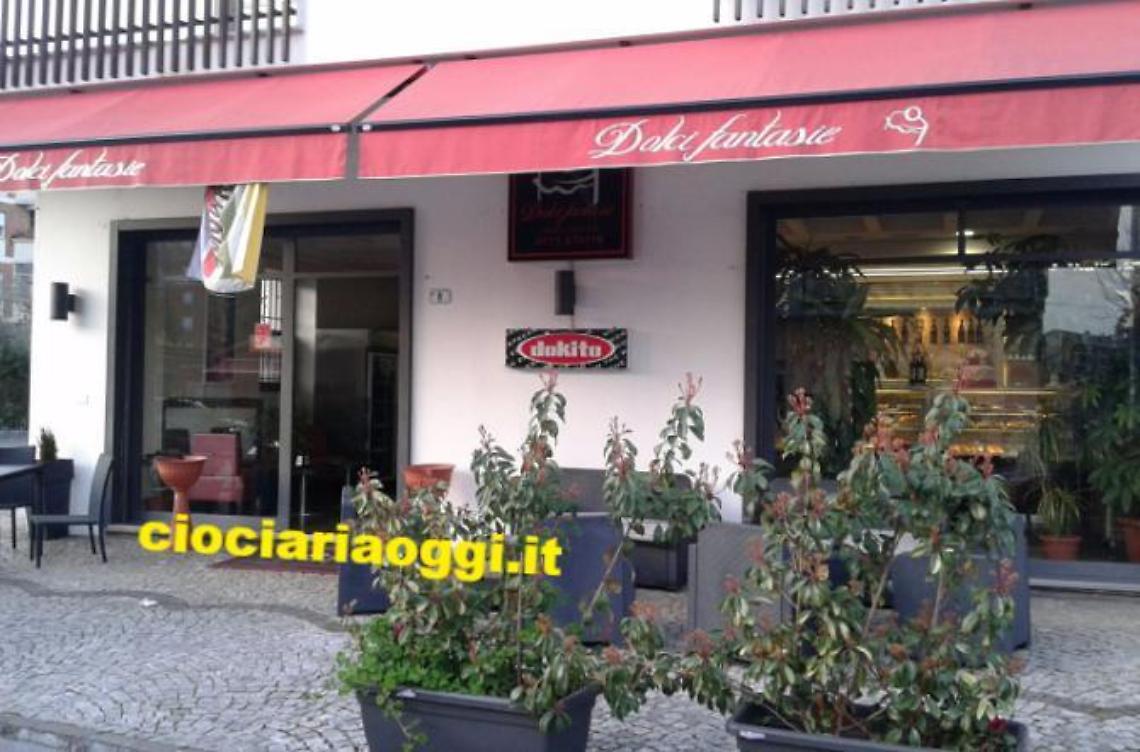 Rapina a... mani nude: svaligiato il bar pasticceria Dolci Fantasie