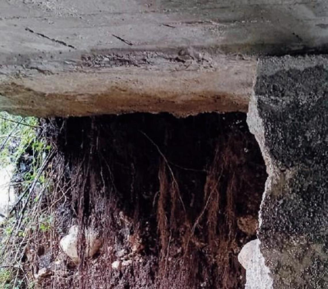 Ponte chiuso da cinque mesi: gravi problemi per gli utenti