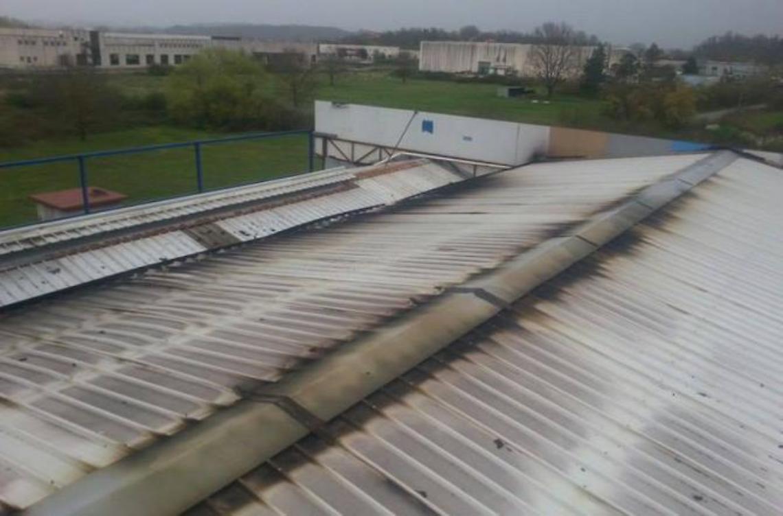 Incendio al Consorzio Montaldo: danni alla copertura del tetto