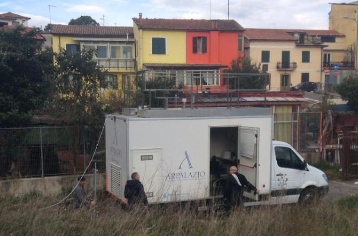 Allarme smog: mezza città soffoca mentre l'altra metà respira