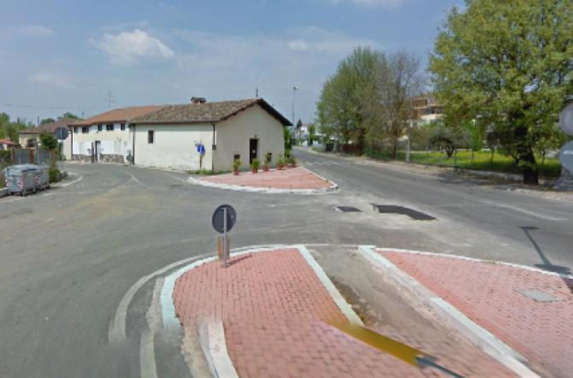 Dona settemila euro per riparare il tetto della chiesa di San Rocco<br>