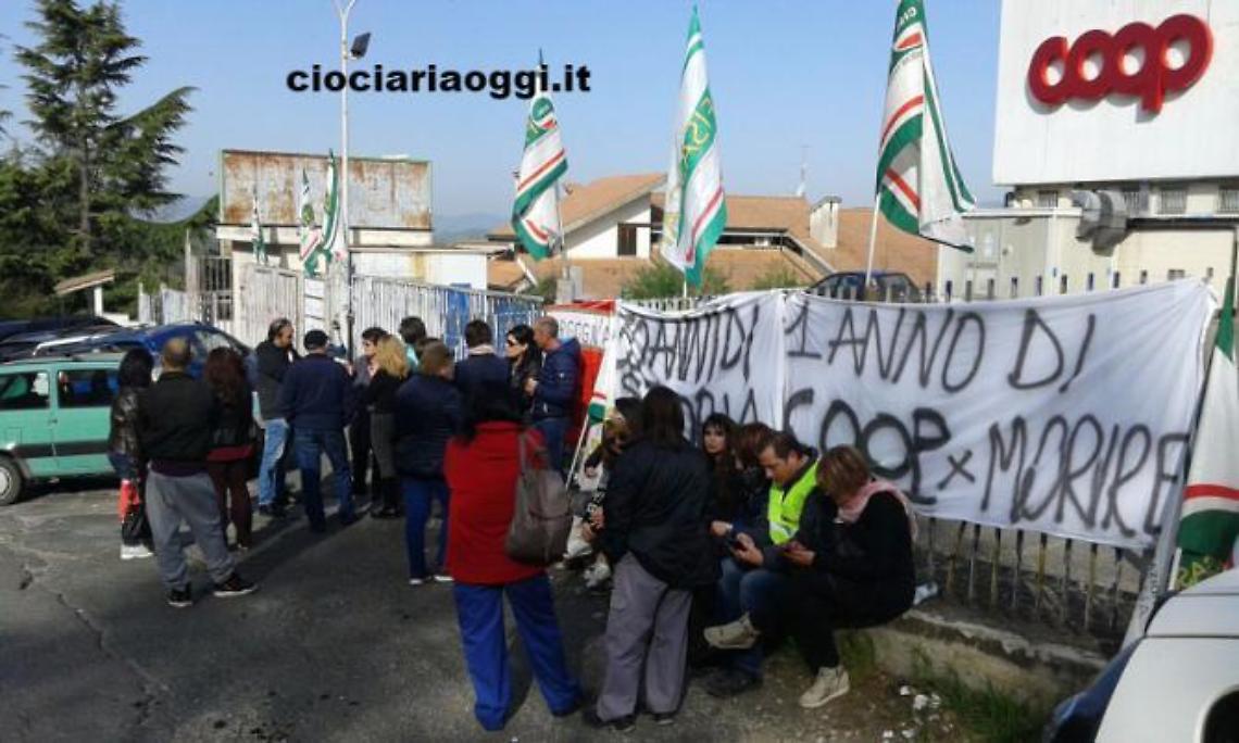 La Coop chiude e licenzia tutti i dipendenti
