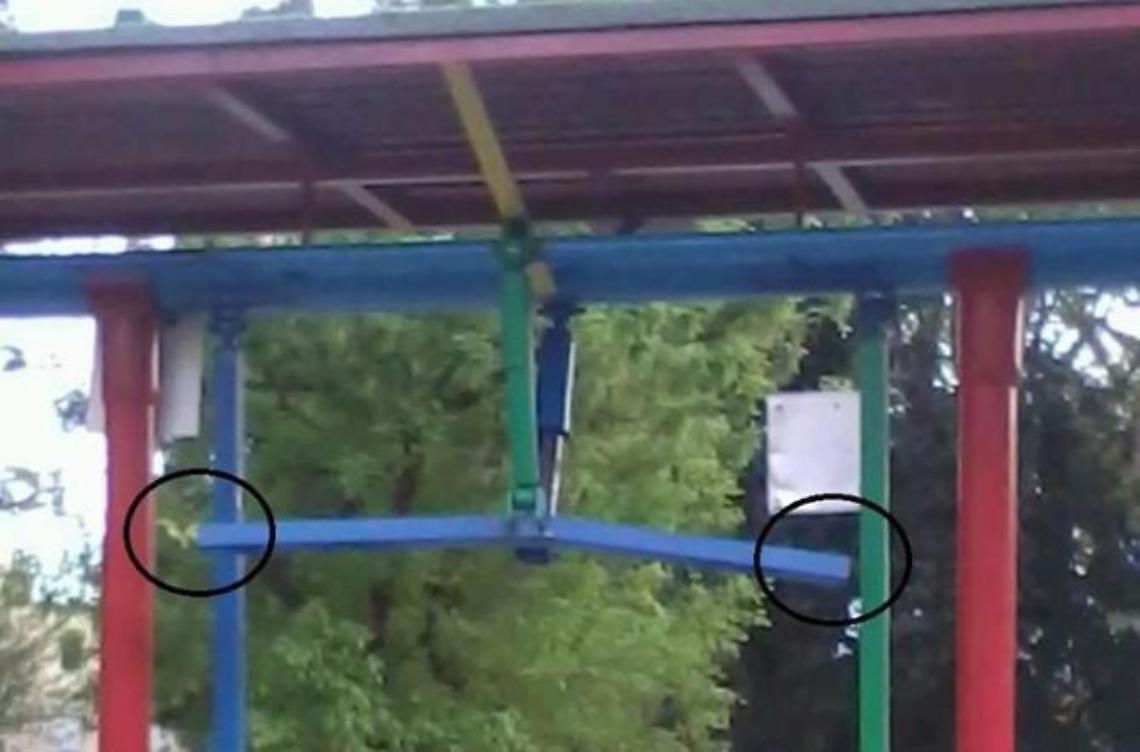 Ragazzini danneggiano i giochi del parco: ora pagheranno i genitori
