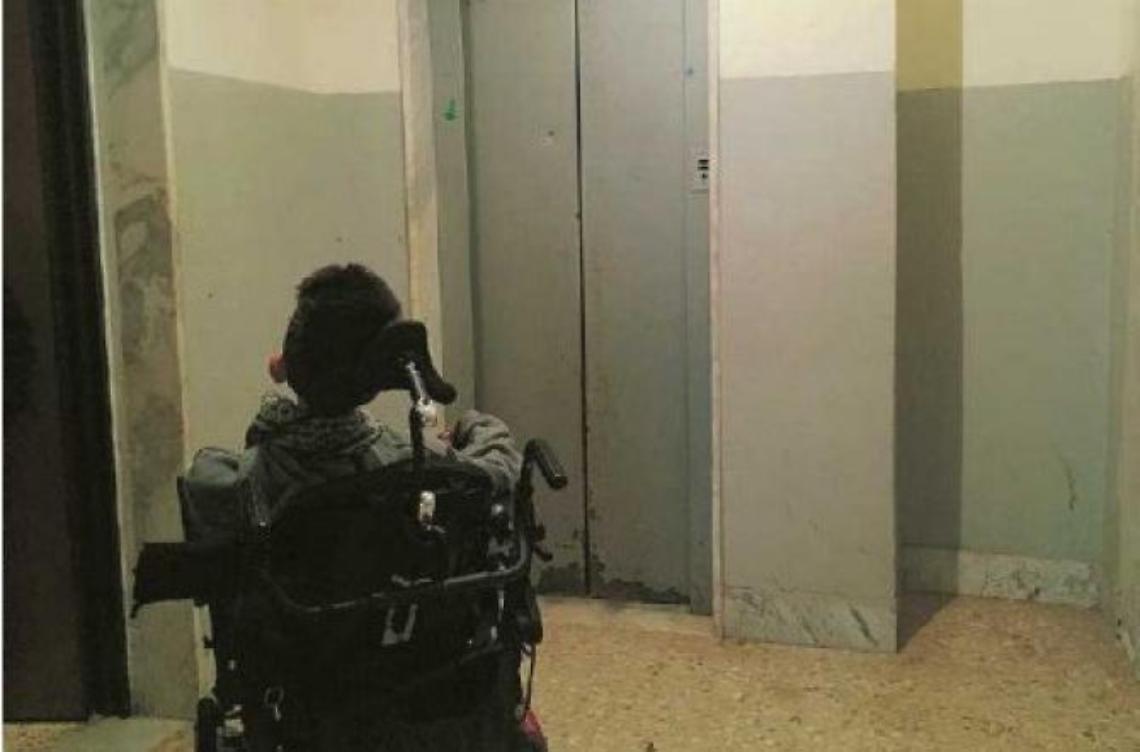 La casa diventa una "prigione"