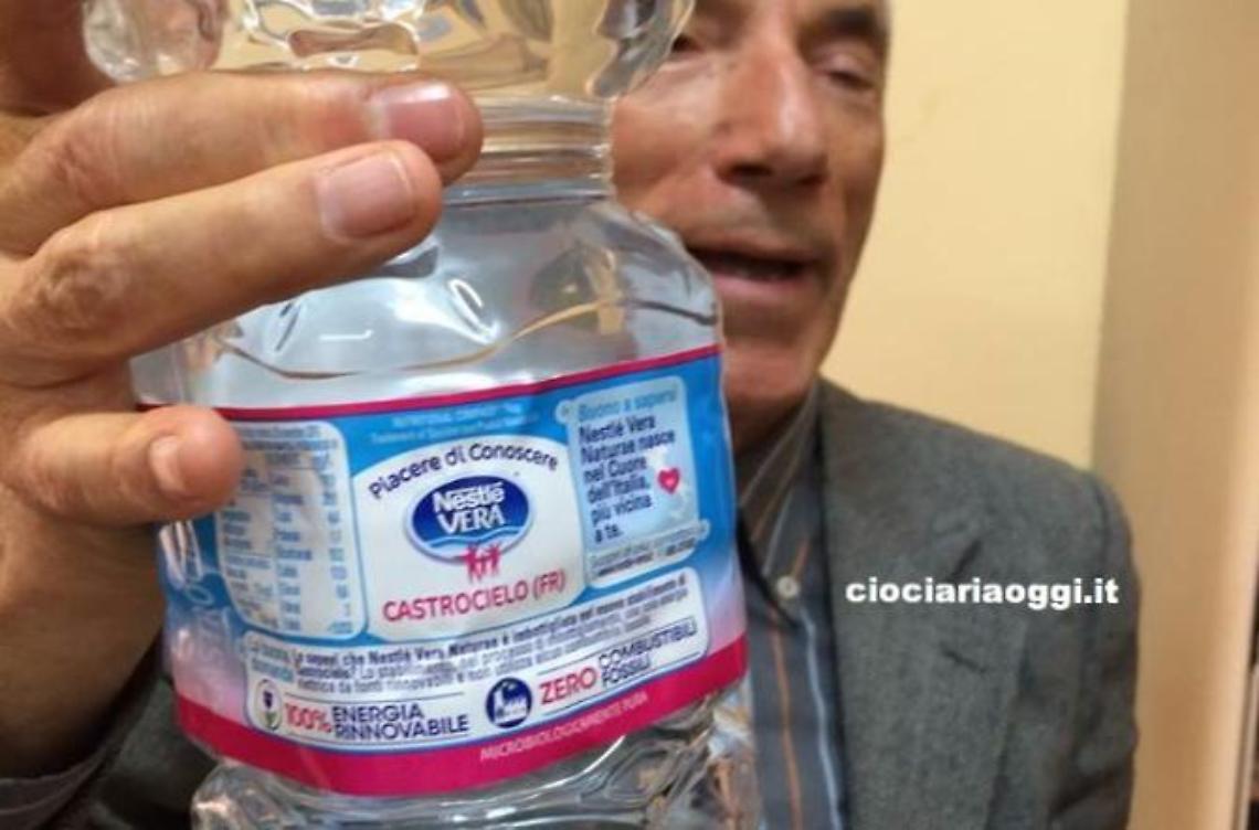 Stappata la prima bottiglia di "Acqua Vera Naturae"