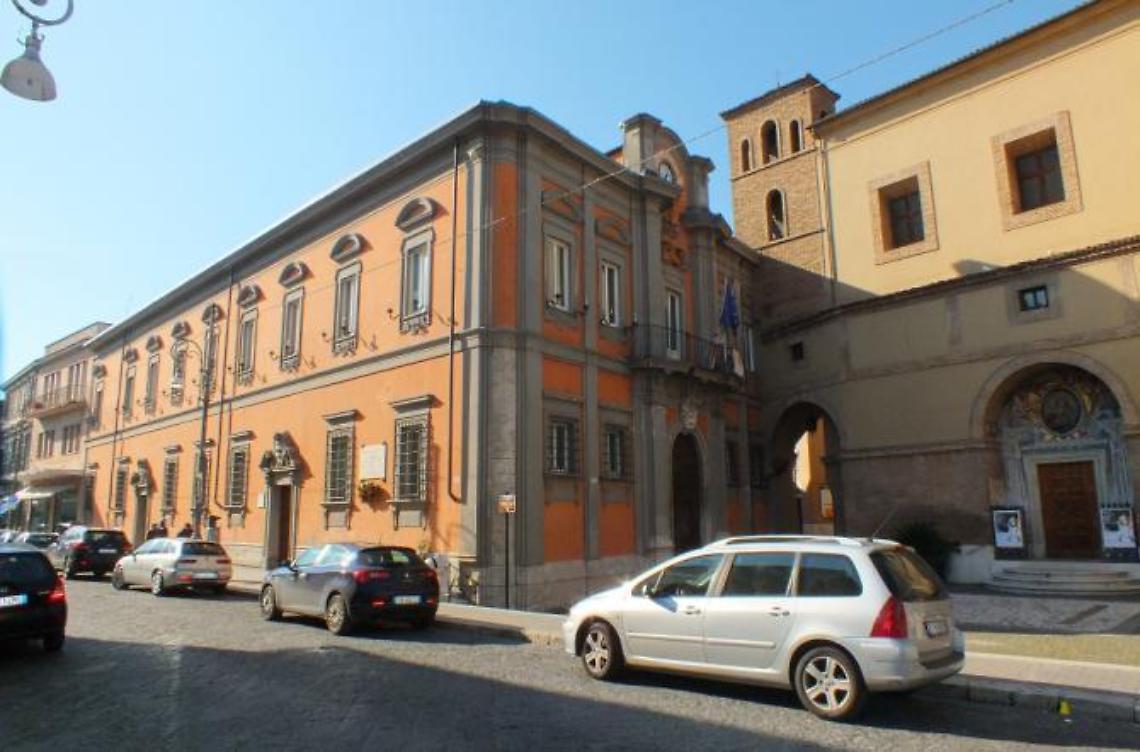 Provvedimento della nuova amministrazione: smantellato l'ufficio del condono edilizio