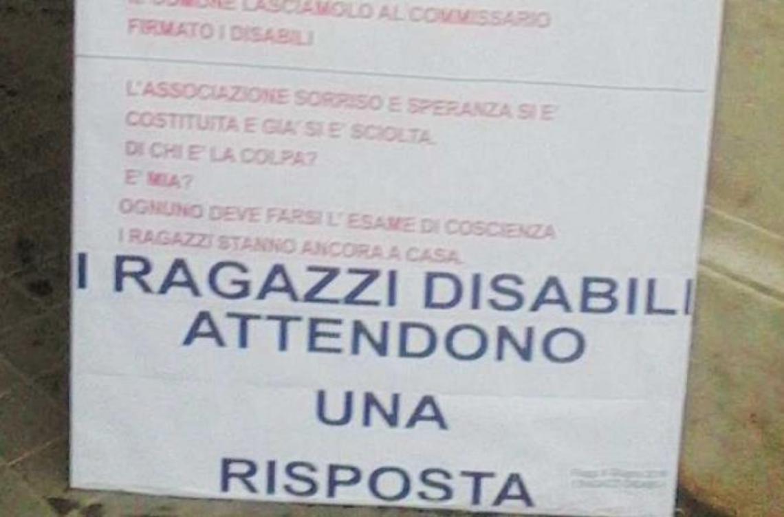 Ragazzi disabili senza assistenza. Padre disperato