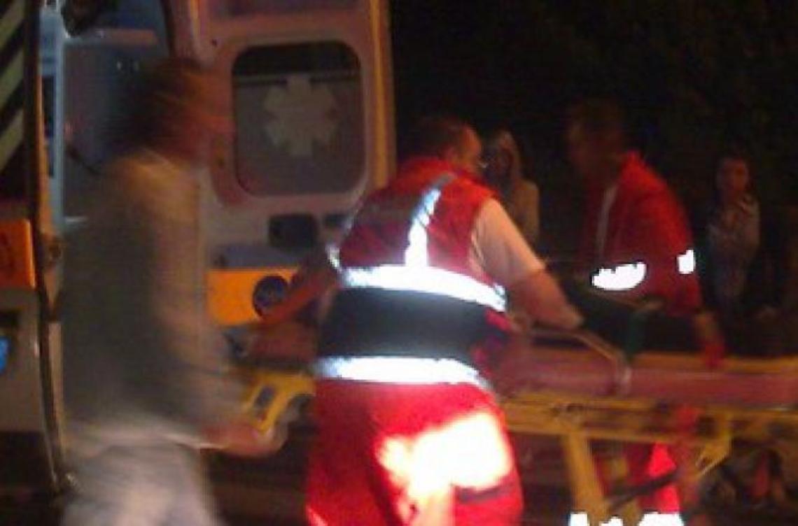 Auto pirata investe e uccide una donna: caccia all'assassino