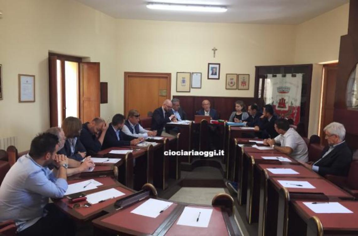 Rottura in consiglio: chieste le dimissioni dell'ex vice sindaco e dell'ex assessore 