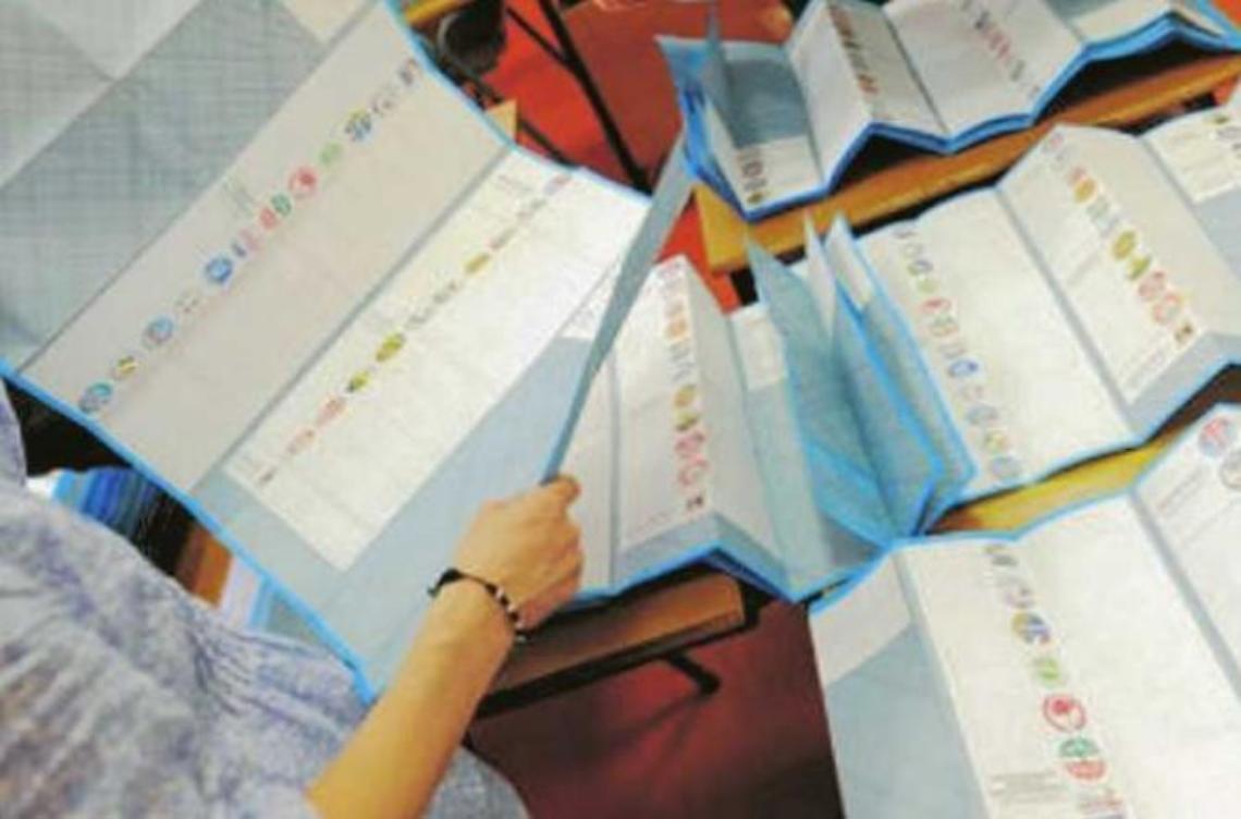 Inchiesta su presunte irregolarit&agrave; alle urne, cittadini nauseati: "&Egrave; uno schifo"