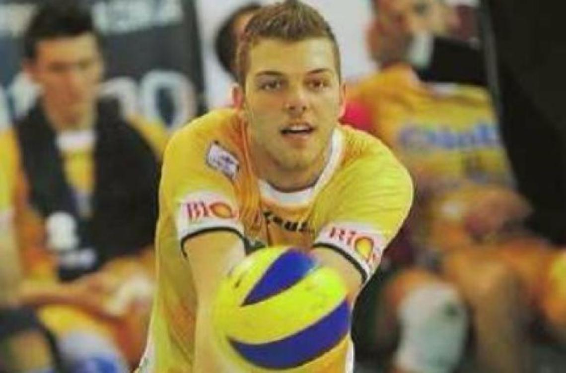 L'Argos Volley punta forte sui giovani. E si tiene stretta Marco Lucarelli 