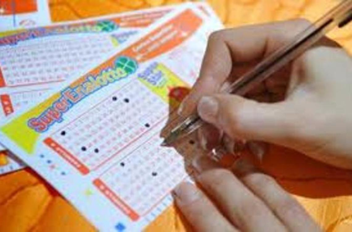 Centra il 5 al SuperEnalotto. Colpo grosso sfiorato