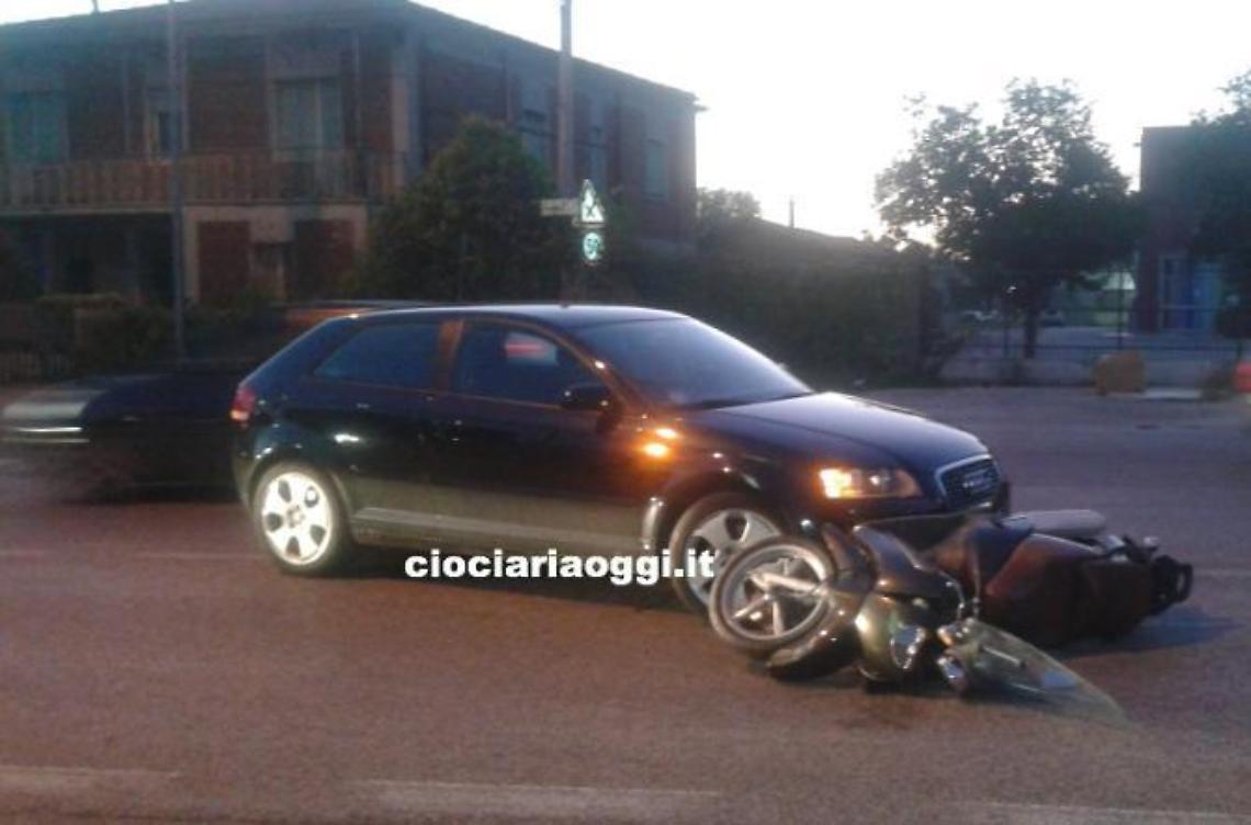 Incidente tra auto e scooter sulla Monti Lepini, un ferito