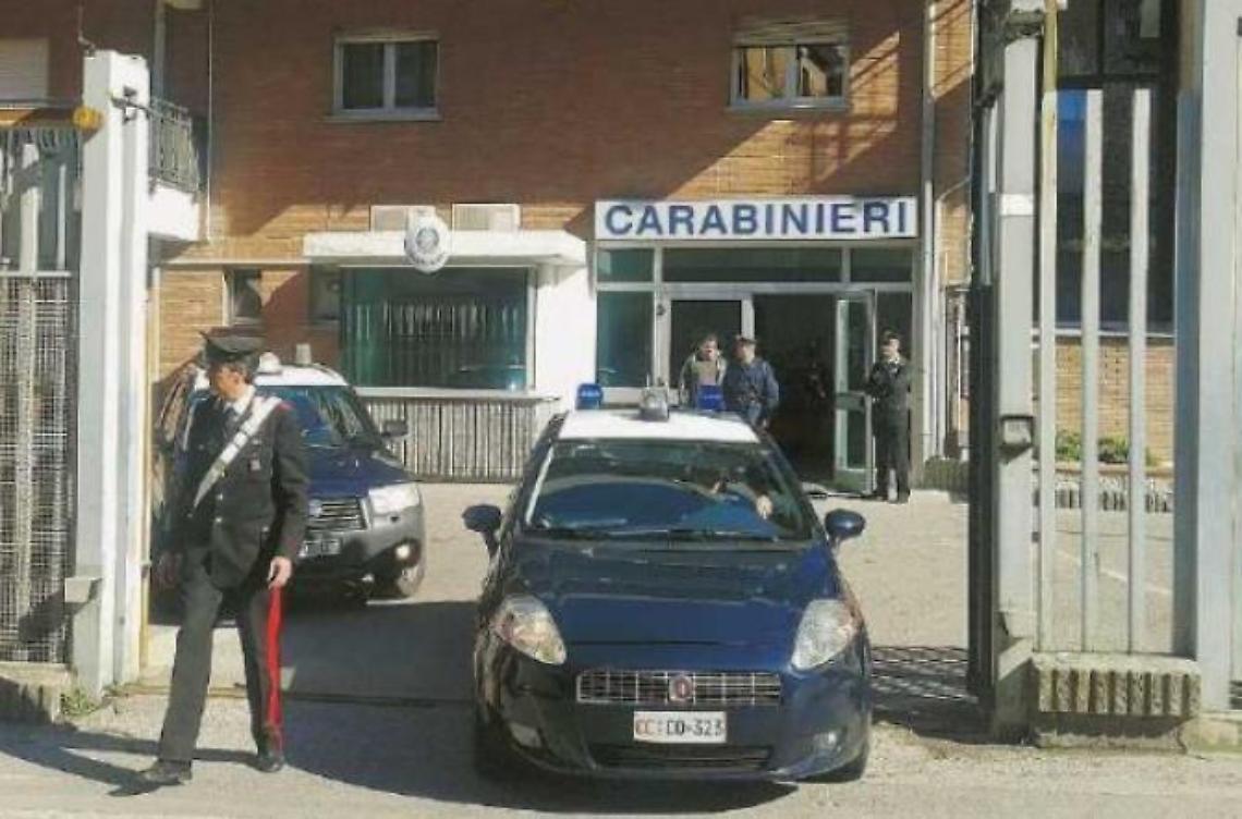 Testata al volto del carabiniere: scattano le manette per un giovane