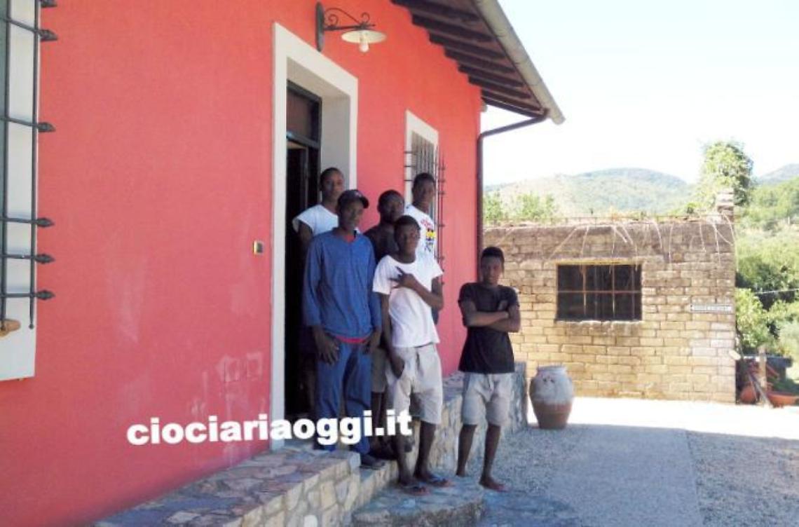 Profughi in arrivo a Monte San Marino, Pavia lancia l'allarme