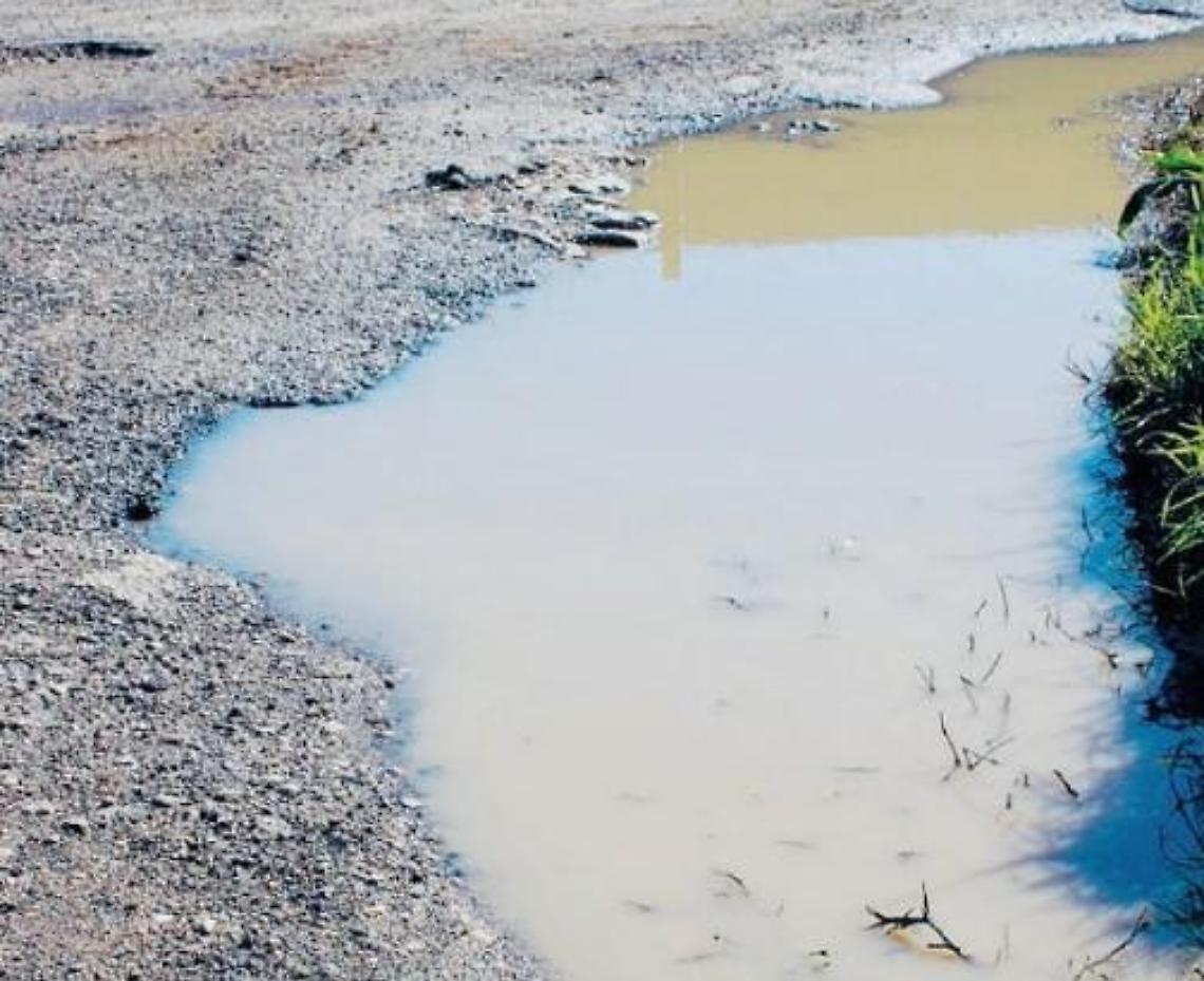 Strade pericolose, chiesti interventi urgenti: "Cittadini a rischio"