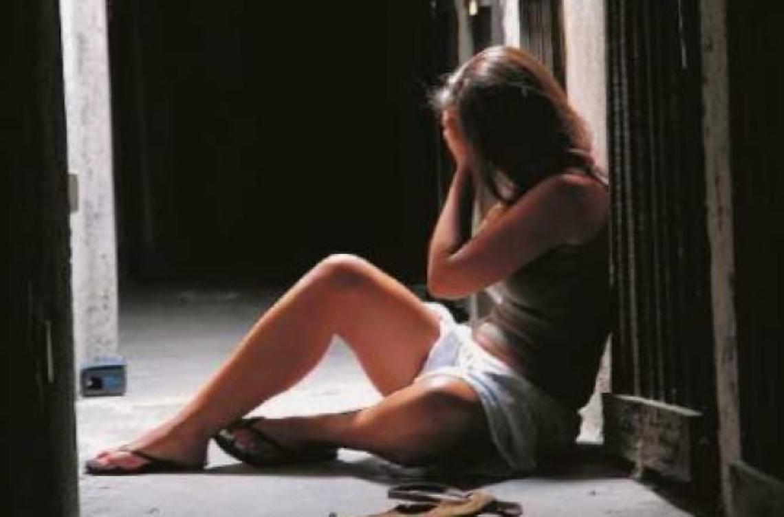Tredicenne palpeggiata dal vicino di casa, si attende l'inchiesta