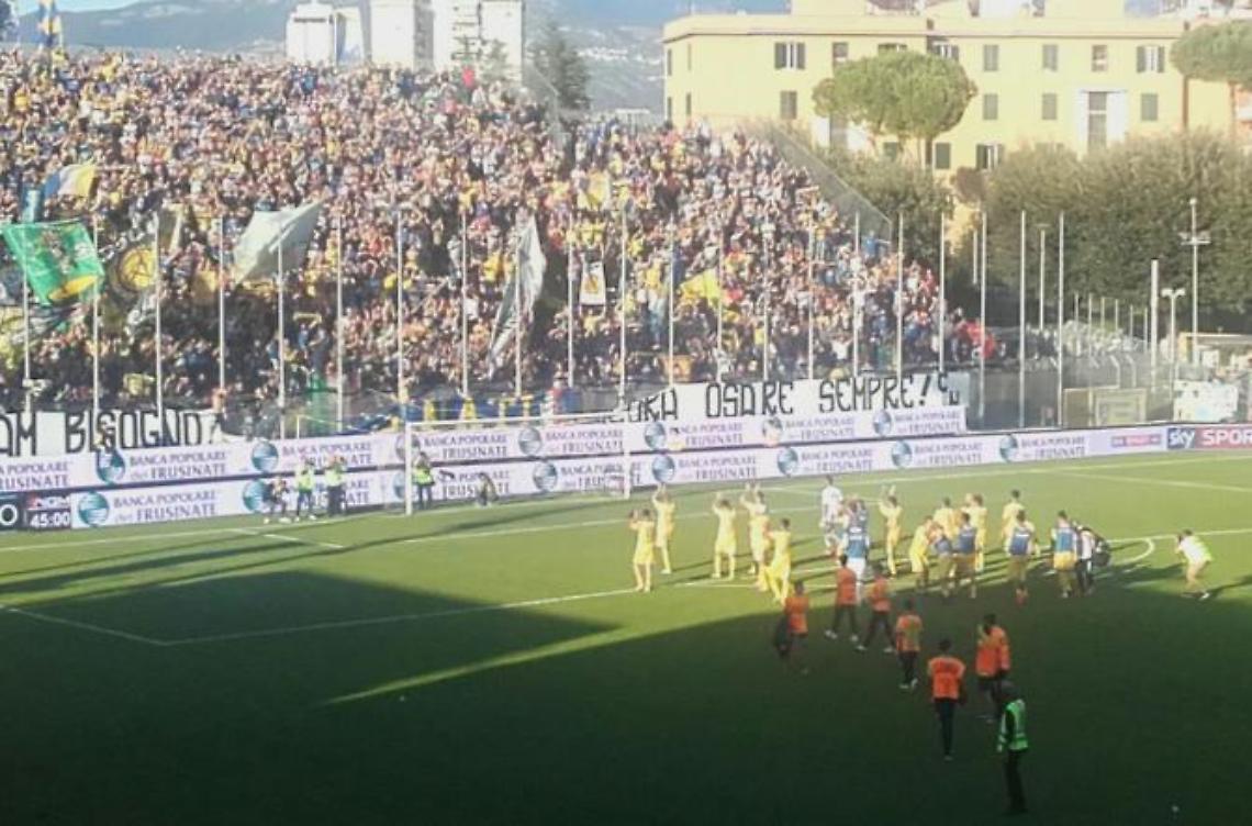 Triplice fischio al Comunale. Prova di forza del Frosinone che si impone sul Bari 3 a 1