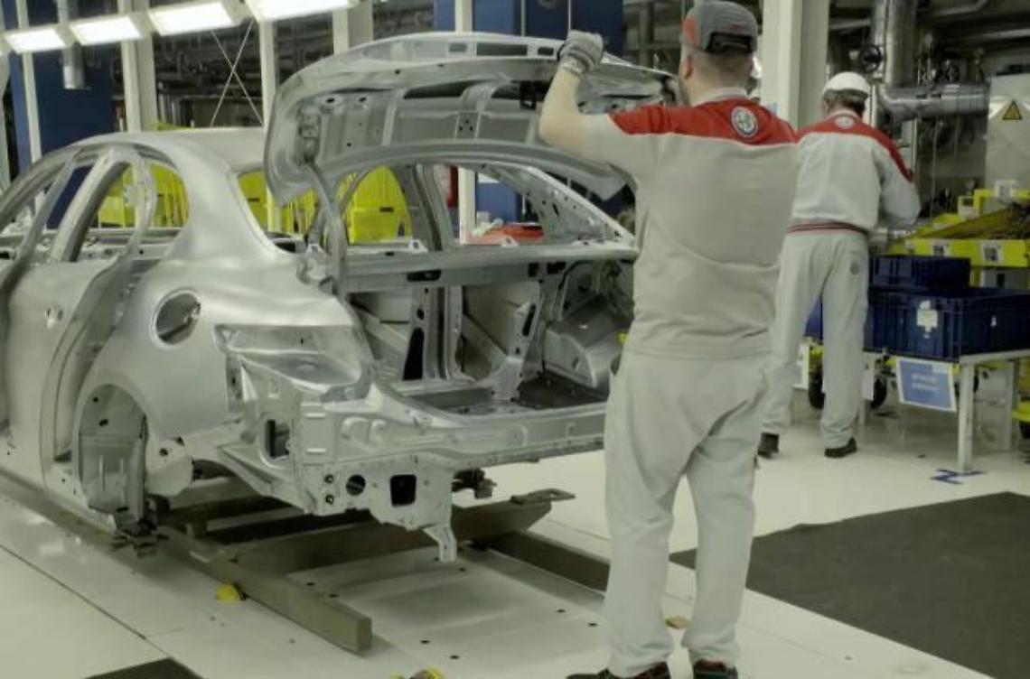 A Detroit debutta Stelvio. Giulietta, tre giorni di stop