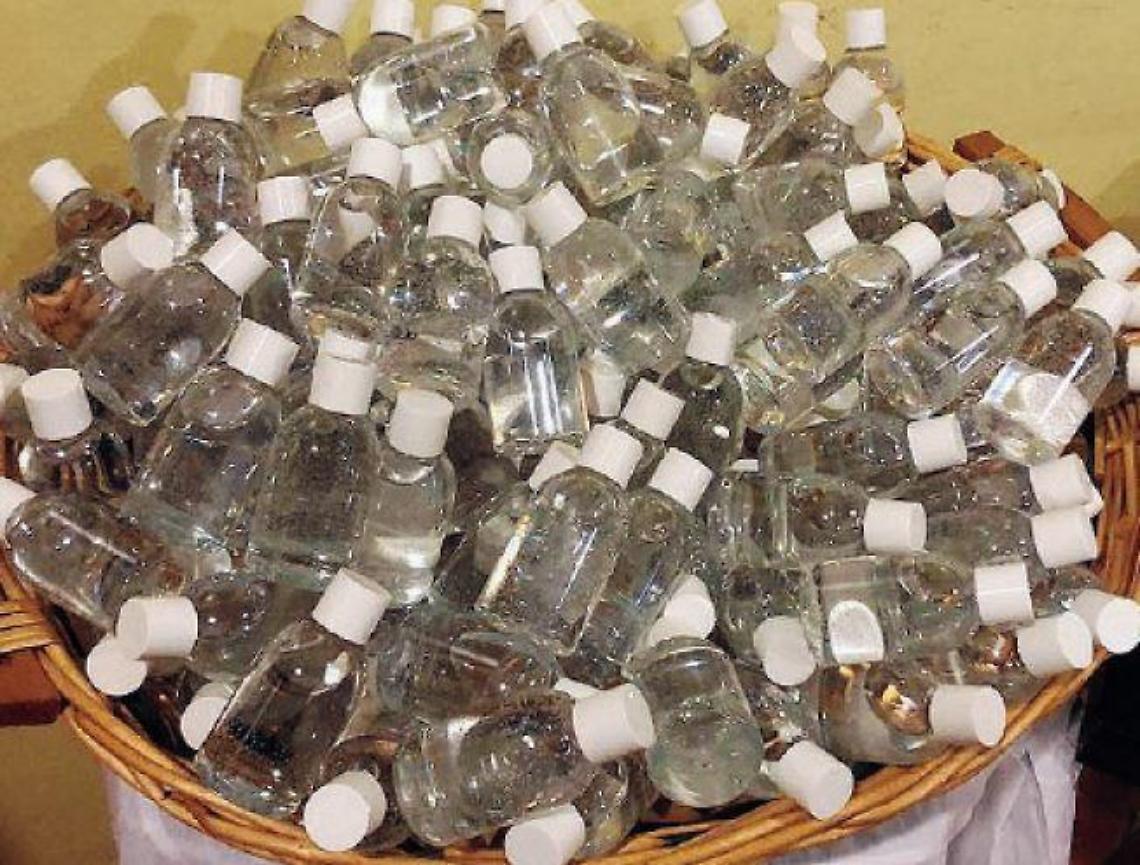 Benedizioni pasquali ai tempi del Covid-19: spunta il kit fai-da te