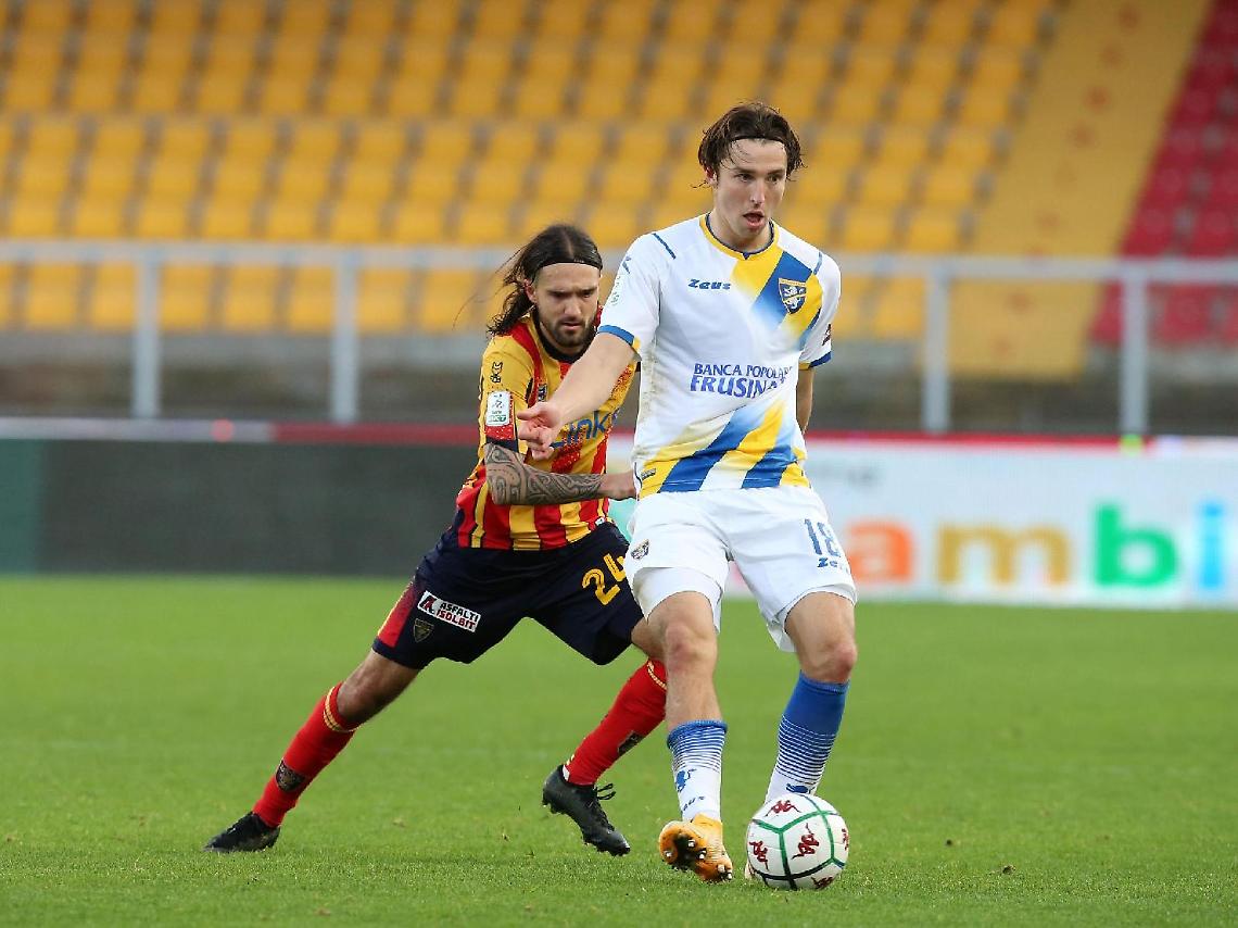 E' il giorno di Frosinone-Lecce. Canarini chiamati a dare il 100%