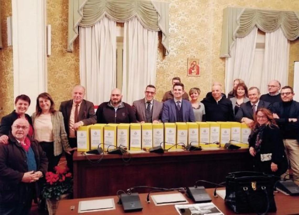 Dimissioni De Donatis, venti giorni per prendere o lasciare: tensione alle stelle