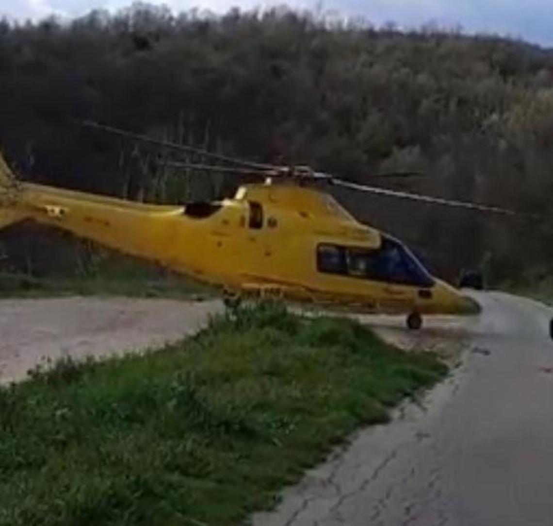 Cade da un muro: muore in ospedale. L'incidente a pochi metri da casa