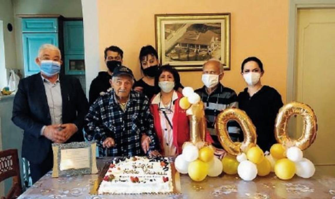 Nonno Michele compie 100 anni, il sindaco: "Un patrimonio per le nuove generazioni"