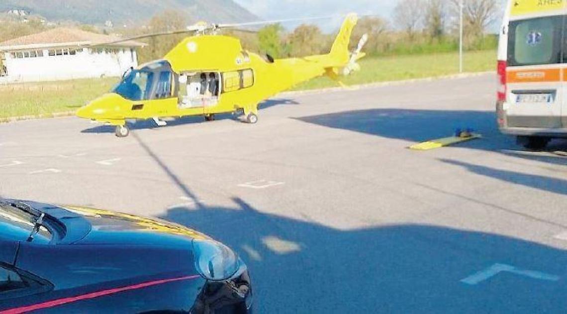 Insegnante in pensione precipita dal balcone: ricoverata in prognosi riservata
