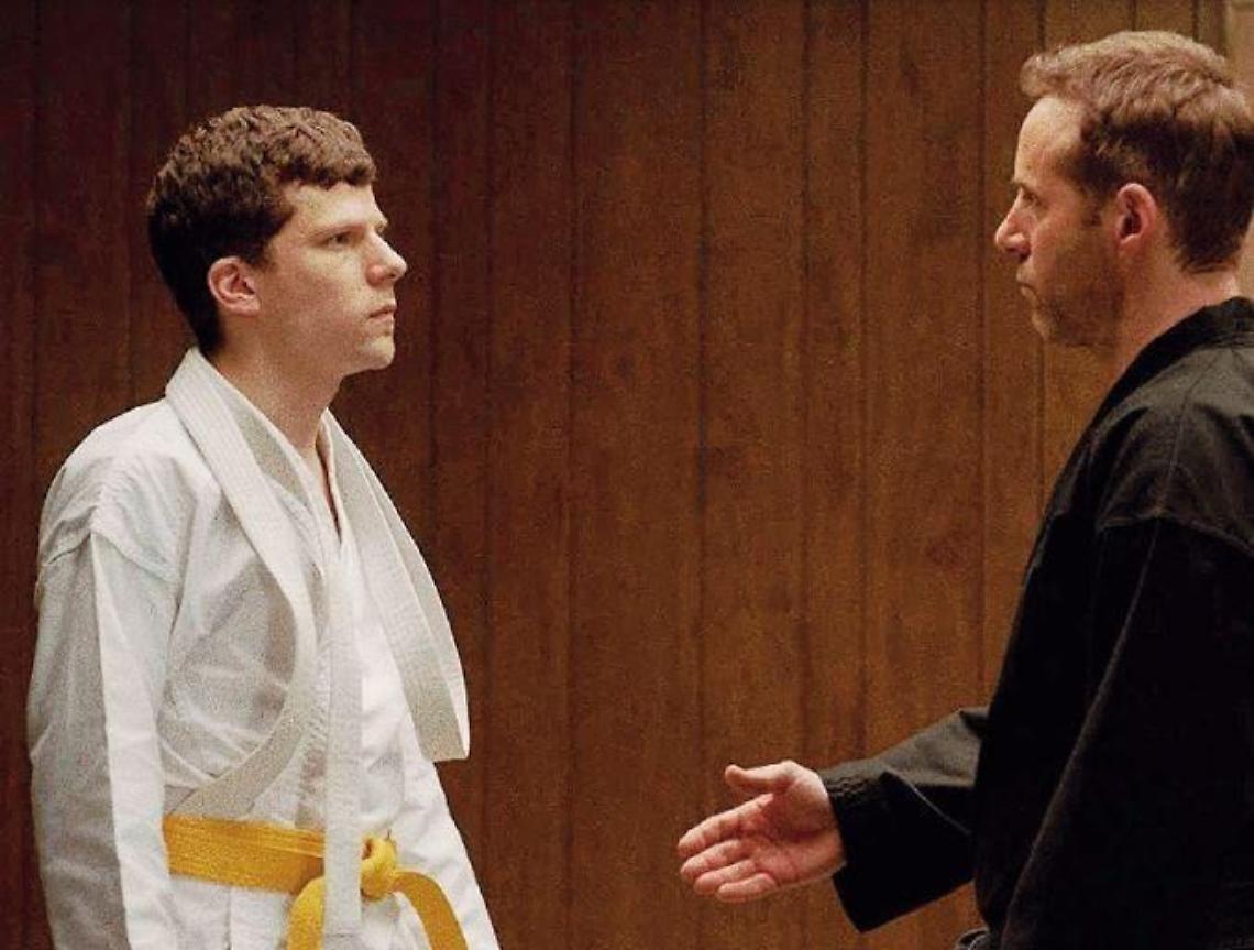 L'arte della difesa personale: la black-comedy arriva su Prime Video a colpi di karate