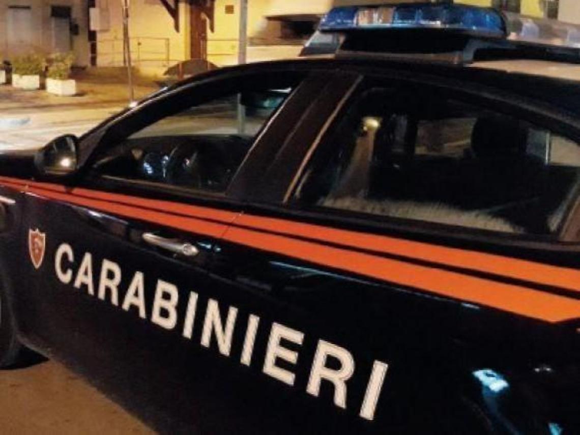 Ubriaco minaccia di morte la moglie e altri familiari: 39enne nei guai
