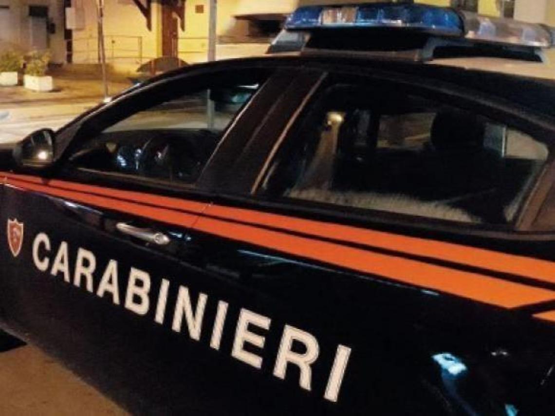 Sorpresi in un rustico a bere alcolici durante il coprifuoco: in cinque nei guai