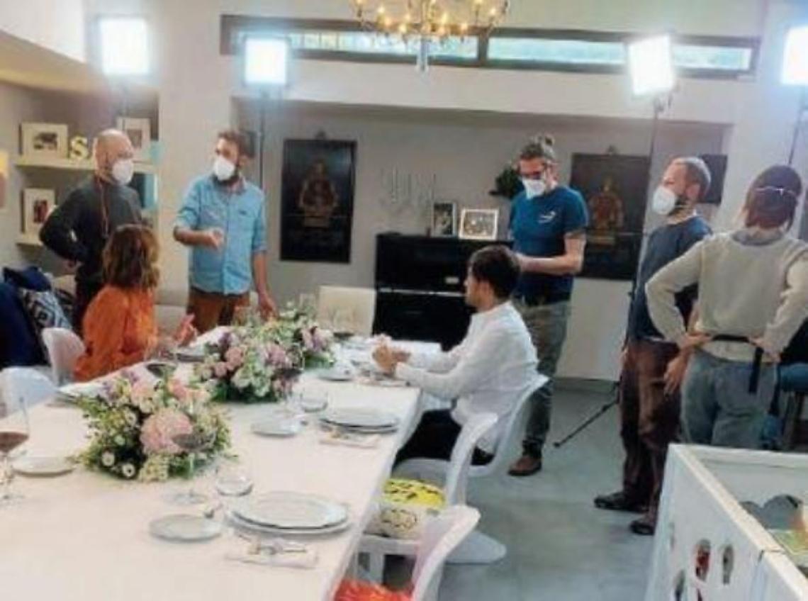 "Cortesie in famiglia", due ciociari conquistano Enzo Miccio