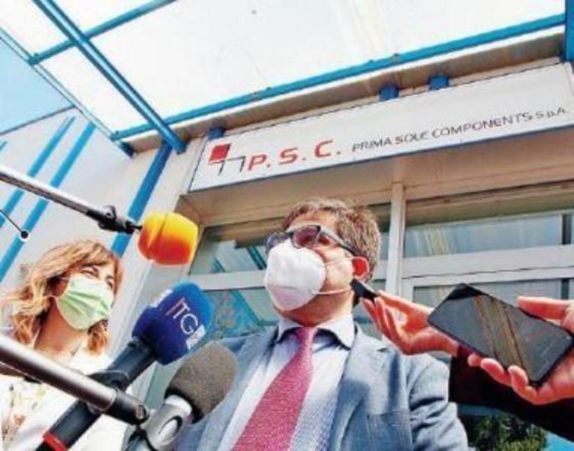Vaccino Pfizer, esauriti gli slot: il richiamo slitta a trentacinque giorni