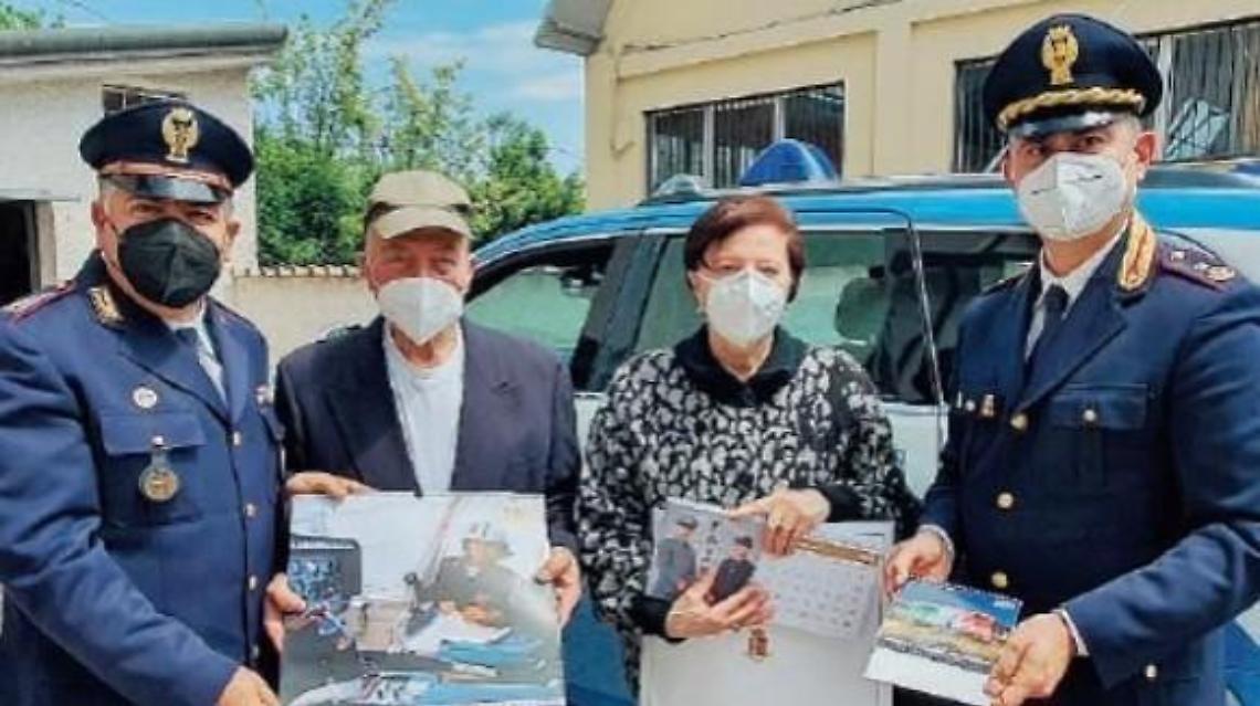Coppia di anziani chiede aiuto alla polizia: il grande cuore degli “angeli” in divisa
