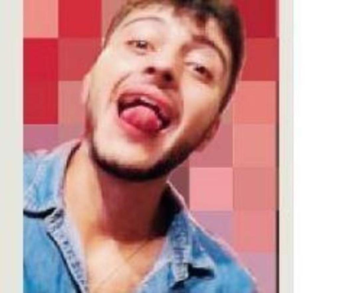 Foto hard su Instagram scatena il putiferio: giovane consigliere nella bufera